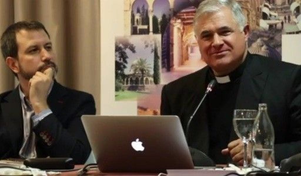 Conferencia completa del padre Juan Solana y el periodista Jesús García sobre el Proyecto Magdala