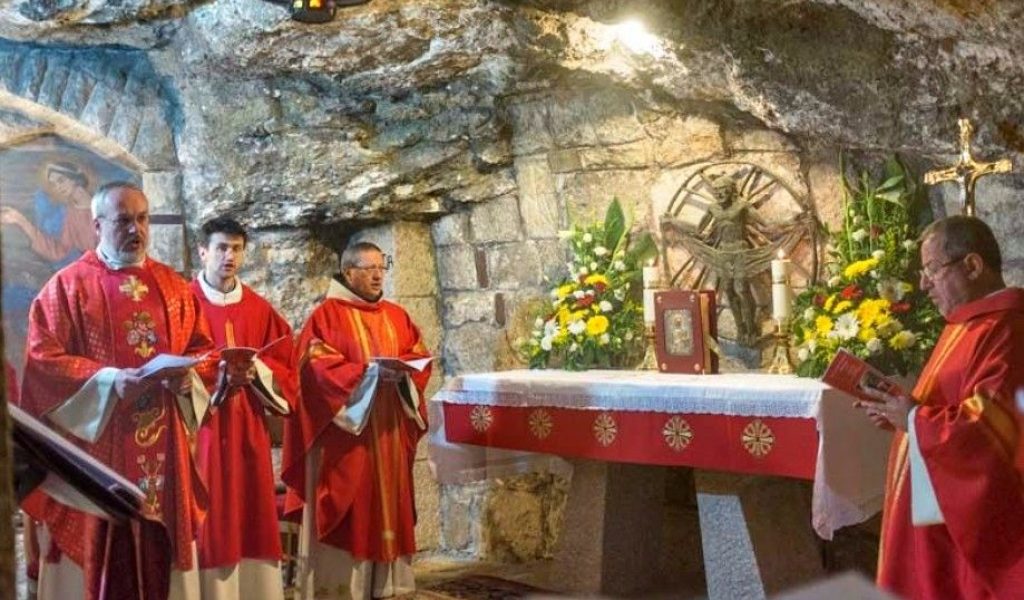 La celebración más íntima de la Navidad en Belén: los Santos Inocentes en la Gruta de Santa Catalina