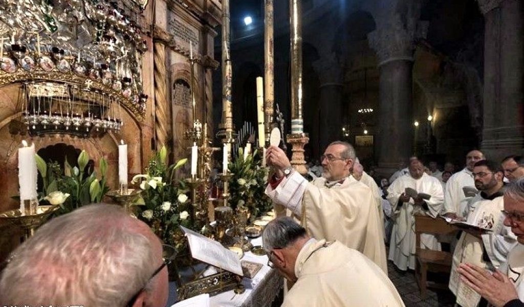 En Jerusalén, recordando la misión sacerdotal: «Hemos nacido en el Cenáculo, se nos ha confiado la Eucaristía»