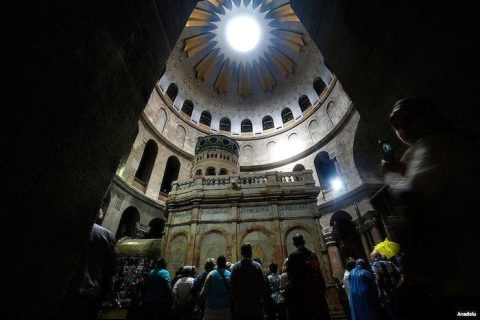 Se cae parte del techo de la basílica del Santo Sepulcro, sin causar víctimas entre los fieles del templo