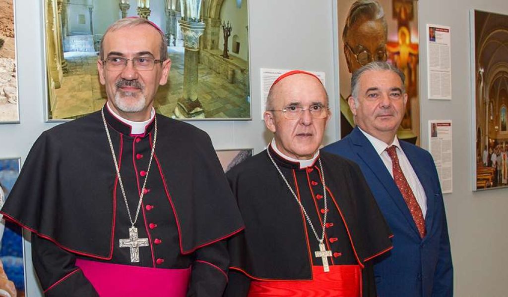 Pizzaballa elogia el papel histórico de España en Tierra Santa al inaugurar la exposición en San Dámaso