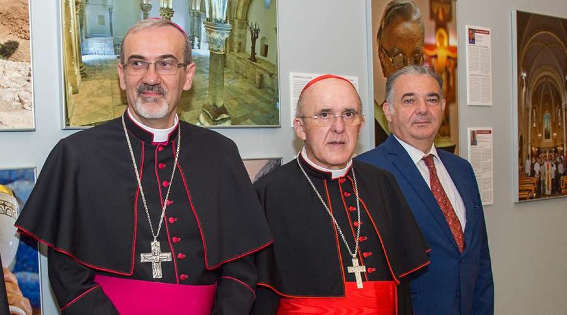 Pizzaballa elogia el papel histórico de España en Tierra Santa al inaugurar la exposición en San Dámaso