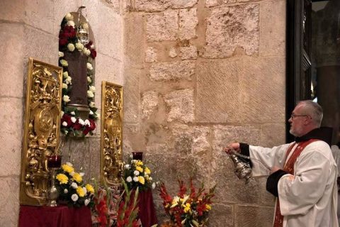 El Miércoles Santo se veneró en Jerusalén la Columna de la Flagelación: hay datos de ella desde el año 333