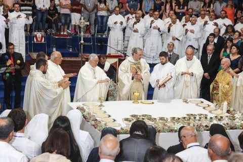 Tres jóvenes ordenados en Tierra Santa: entrenados para la misión, y preparados también para Arabia