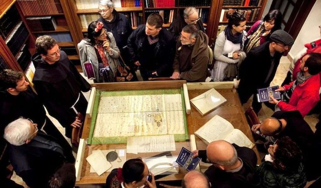 Los franciscanos digitalizan 130.000 imágenes de Tierra Santa y sus estudios arqueológicos