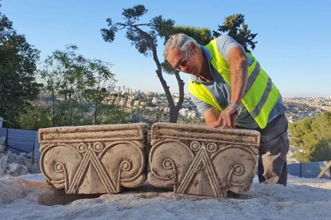 Hallan en Jerusalén lujosos capiteles de 2.700 años de antigüedad símbolos de la dinastía davídica