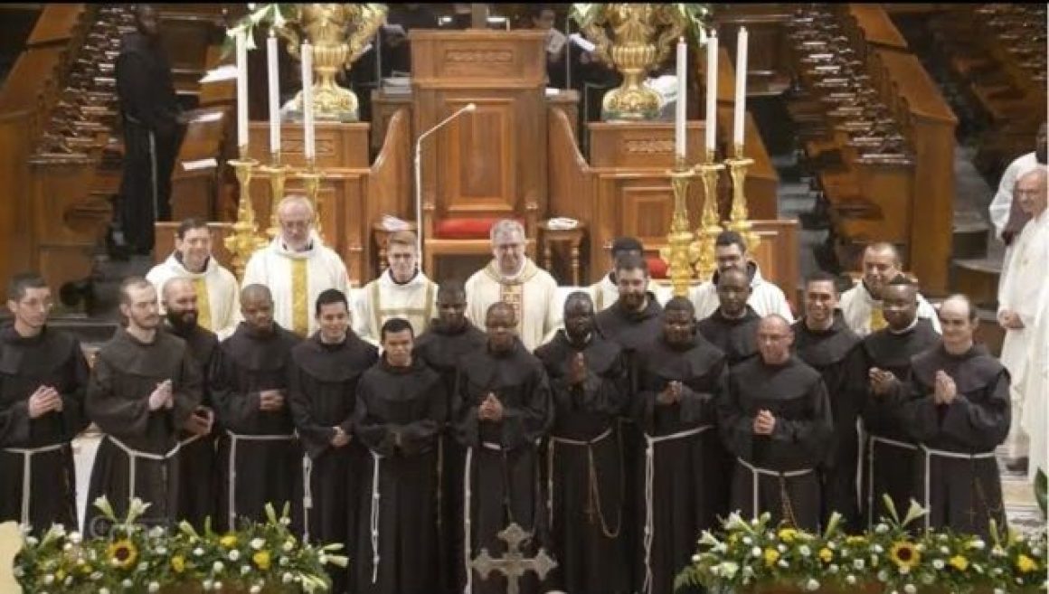 16 franciscanos profesan sus votos perpetuos en Jerusalén: «¡Señor, para ti y para toda la vida!»