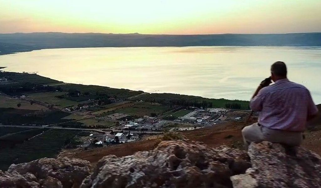 Andrés Garrigó, director de «Tierra Santa. El último peregrino», da las claves del film: estreno el 21 de mayo