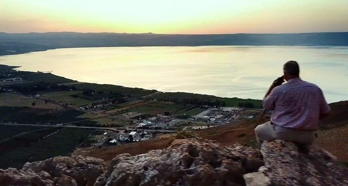 Andrés Garrigó, director de «Tierra Santa. El último peregrino», da las claves del film: estreno el 21 de mayo