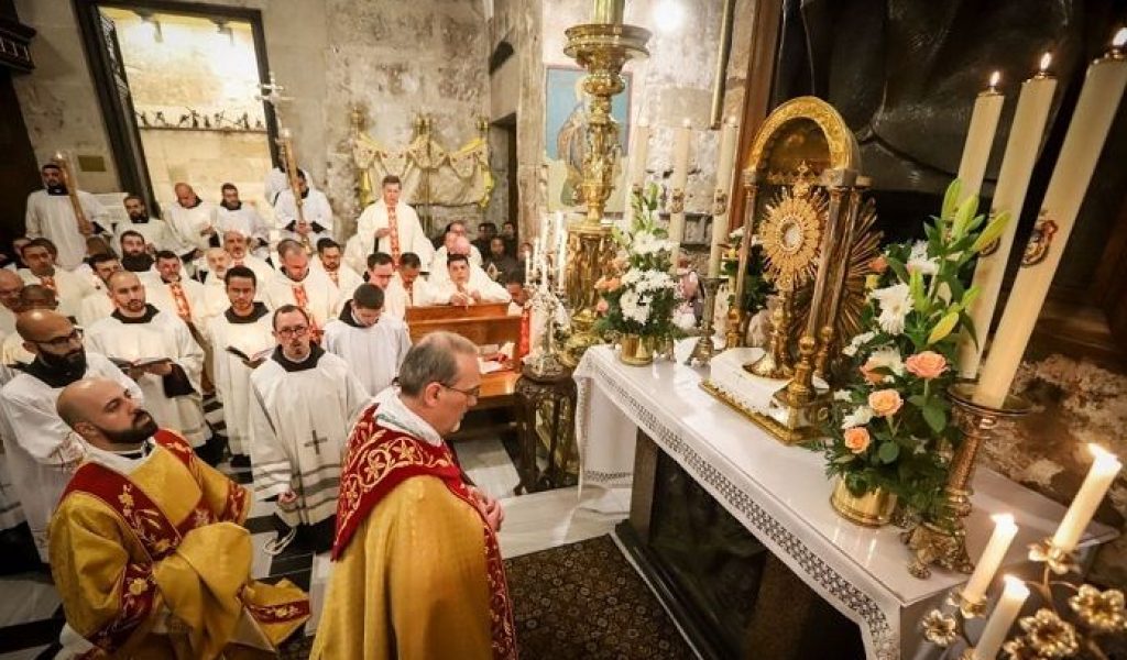 Grandes cambios, los primeros de Pizzaballa en el Patriarcado… incluyen sacerdotes de apellido español