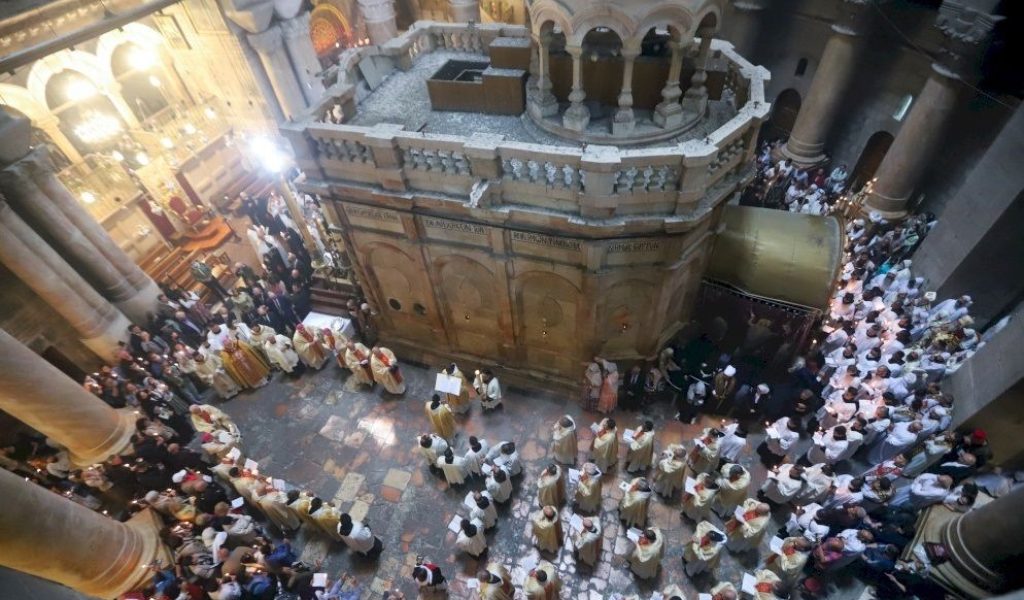 «¡Cristo ha resucitado! ¡Aleluya!»: el mensaje al mundo de la Iglesia en Jerusalén desde el Santo Sepulcro