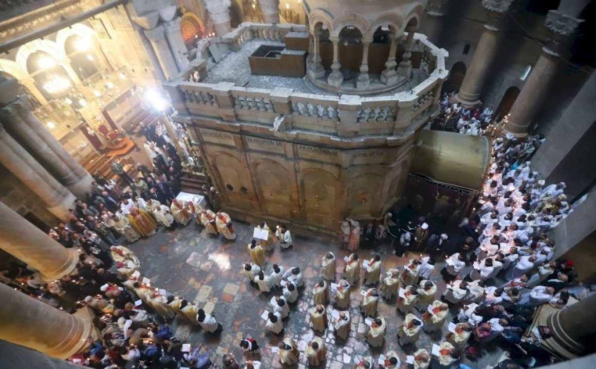 «¡Cristo ha resucitado! ¡Aleluya!»: el mensaje al mundo de la Iglesia en Jerusalén desde el Santo Sepulcro