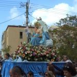 Miles de devotos siguieron a la Virgen del Monte Carmelo durante la procesión celebrada este 1 de mayo en Haifa (Israel).