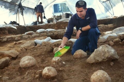 Hallan el armamento pesado que utilizaron los romanos en la destrucción del templo de Jerusalén que profetizó Jesús