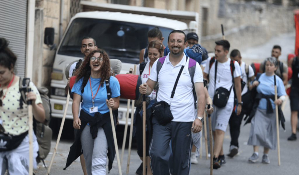 Un centenar de jóvenes recorre los pueblos de Siria, en la VIII marcha franciscana: «Disfrutamos de Dios y de la naturaleza»