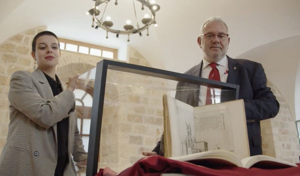 El Santo Sepulcro visto por peregrinos, estudiosos y curiosos… Una exposición rescata valiosas ilustraciones, libros y maquetas