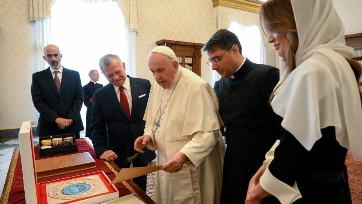 El Papa recibe al rey de Jordania: Preservar el statu quo de Jerusalén, fomentar la presencia cristiana y la acogida de refugiados