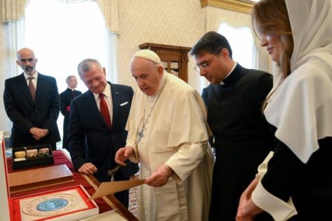 El Papa recibe al rey de Jordania: Preservar el statu quo de Jerusalén, fomentar la presencia cristiana y la acogida de refugiados