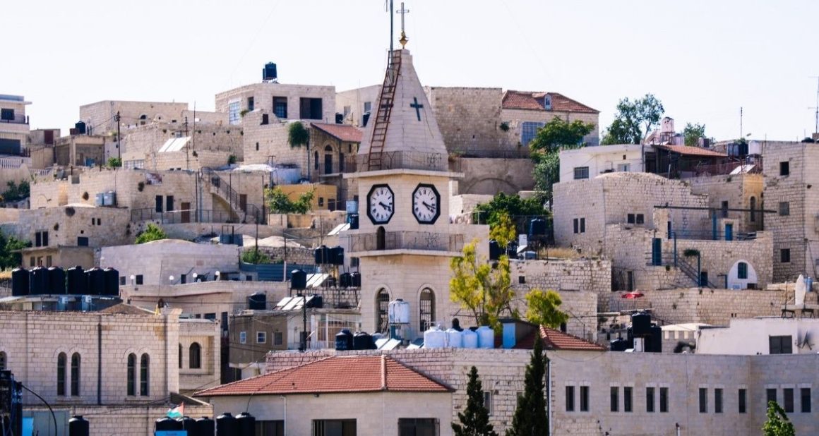 Taybeh, la antigua Efraín, el pueblo más cristiano de Tierra Santa: lugar de retiro para Jesús… y famoso por los sacrificios y la cerveza