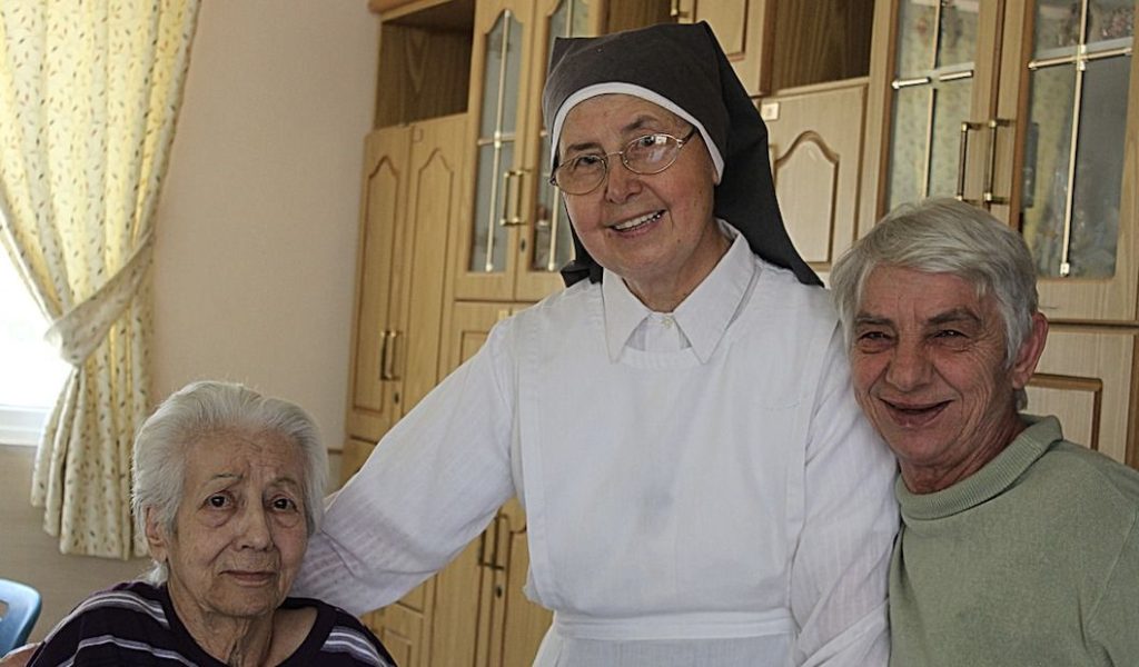 Hogar de las Hijas de Nuestra Señora de los Dolores: setenta años «acogiendo con caridad» a los ancianos sin recursos de Tierra Santa