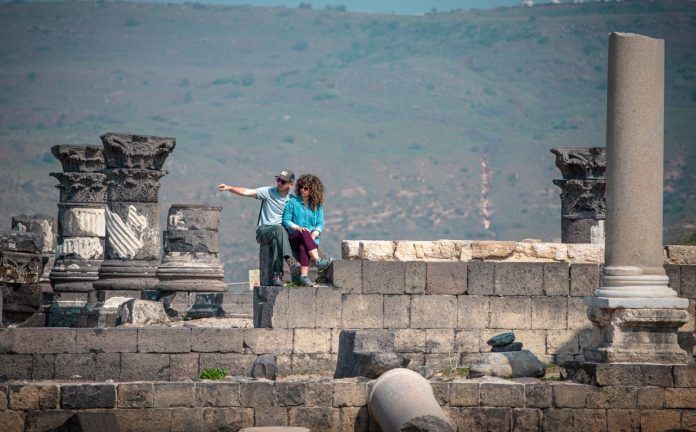 Ruinas visitables de Sussita o Hippos, junto al Mar de Galilea - foto Yoav Palma