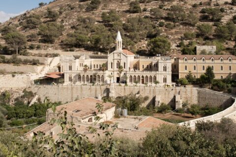 Monasterio del Huerto Cerrado: el sueño de un obispo uruguayo perseguido; donde se compuso el «Cantar de los Cantares»