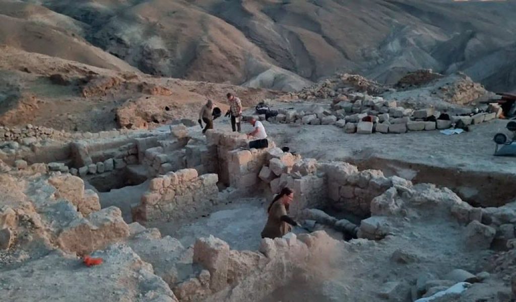 Descubren en el desierto de Judea una paráfrasis en griego del salmo 86… escrita por un monje cristiano