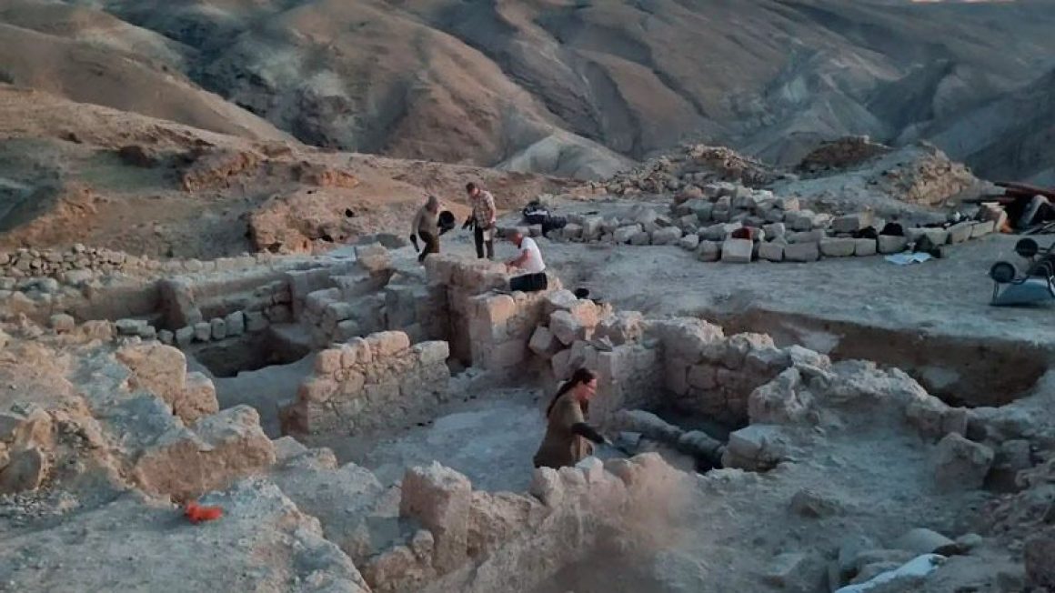 Descubren en el desierto de Judea una paráfrasis en griego del salmo 86… escrita por un monje cristiano