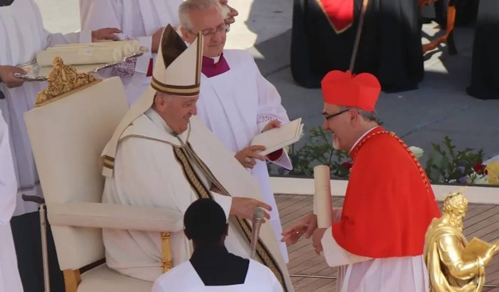 Ser cardenal implica tener sobre la Iglesia «la mirada de Pedro», afirma Pizzaballa en su primera homilía tras recibir la púrpura