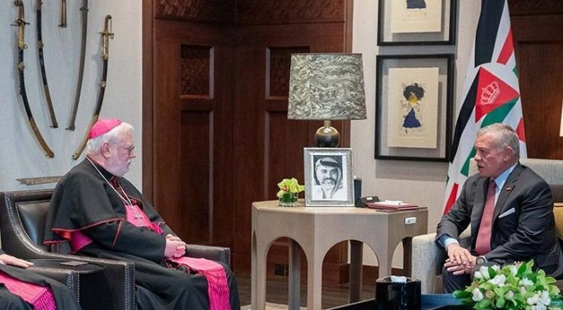 El Papa envía a Gallagher a Jordania: con el rey, voluntarios y fieles, intercede por Gaza