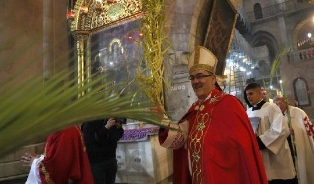 Pizzaballa, a los cristianos de Tierra Santa: «Llegará la aurora del tercer día»