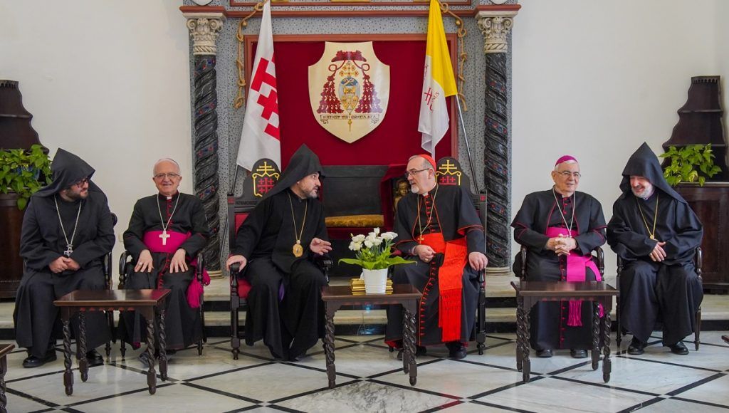 El cardenal Pizzaballa recibe a líderes armenios por la Pascua latina de 2024