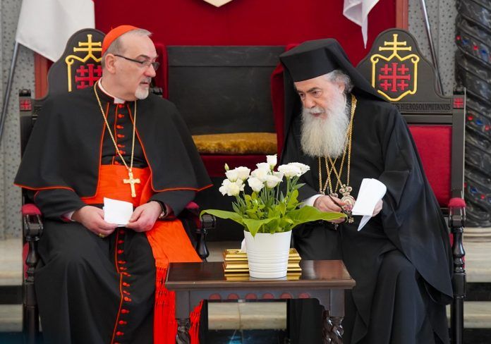 El cardenal Pizzaballa recibe al Patriarca ortodoxo de Jerusalén por la Pascua latina de 2024