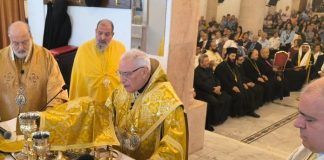 Consagración por rito griego en la misa del Patriarca Melquita en su visita a Jordania