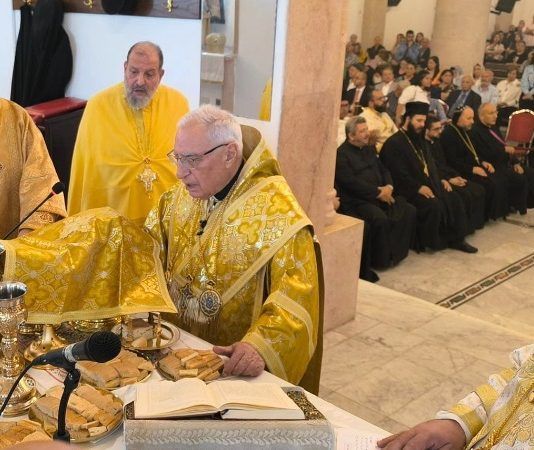 Consagración por rito griego en la misa del Patriarca Melquita en su visita a Jordania