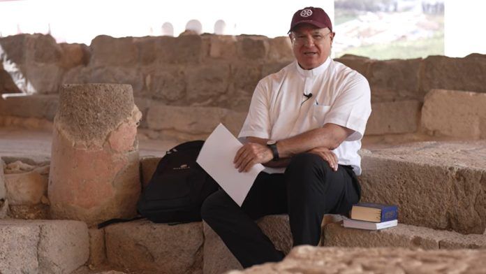 Ha sido un año difícil, pero muy provechoso para Magdala, explica el padre Solana desde la ribera del Mar de Galilea.