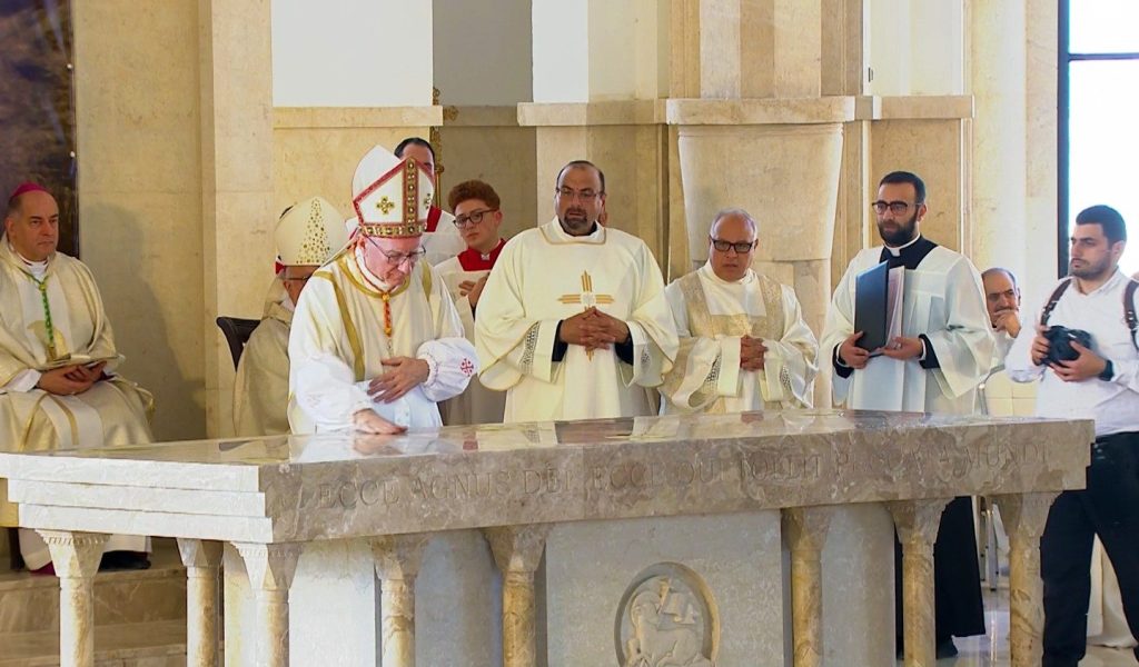 Parolin, tras dedicar la Iglesia del Bautismo de Jesús en Jordania: «La presencia cristiana es esencial»