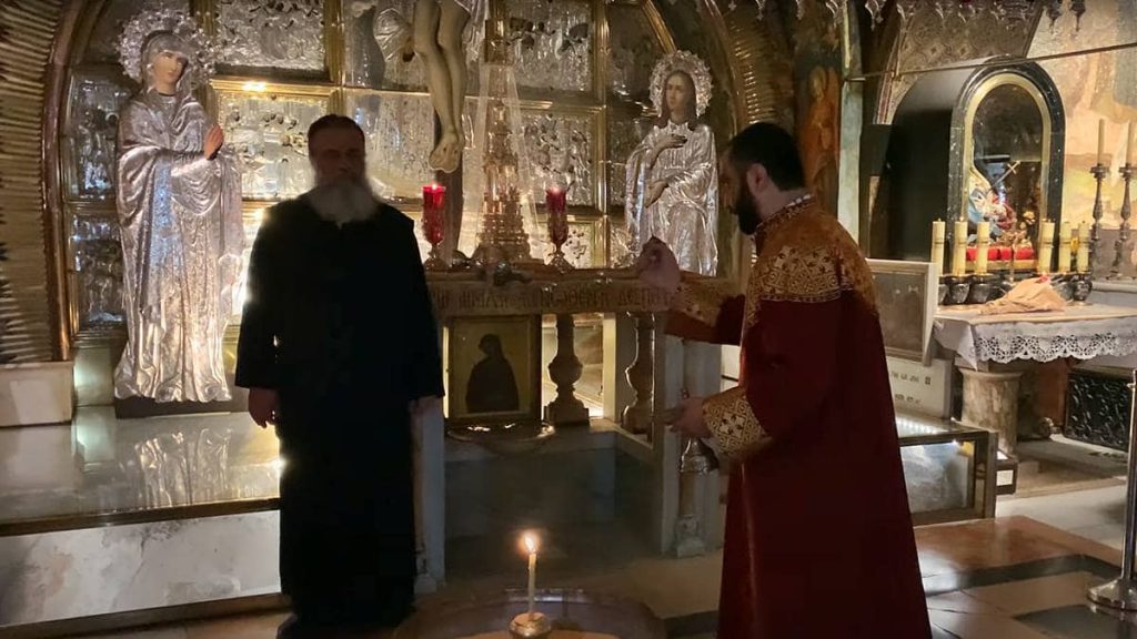 Ceremonia de los cristianos armenios en el Santo Sepulcro de Jerusalén.